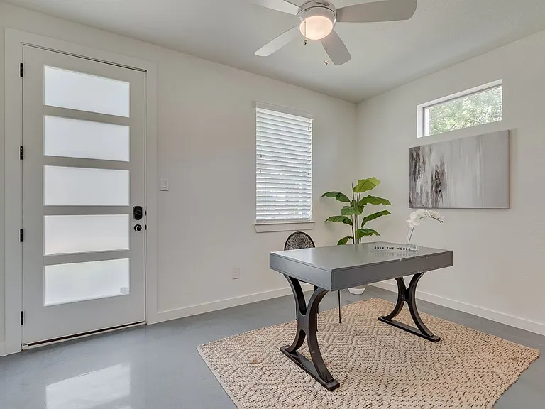 2702 Forest Park Blvd — Photo 24