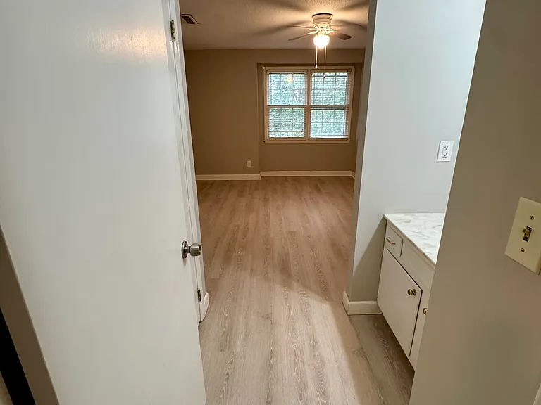 921 Nottingham Dr #13 — Photo 8