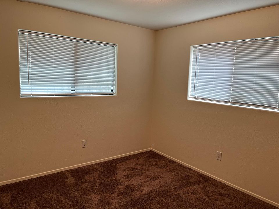 1st image of 114 Briarwood Dr