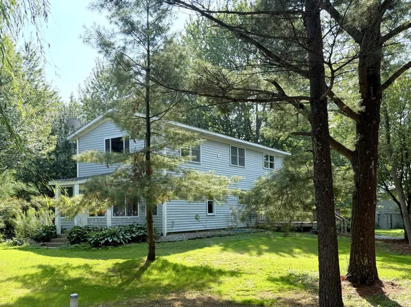 1658 66th St, Fennville, MI 49408