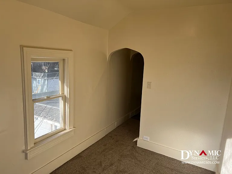 612 W 11th St | Tenant Pays Electric Only — Photo 9