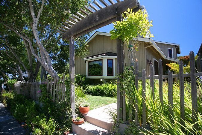 925 Fountain Ave., Pacific Grove, CA