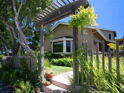 925 Fountain Ave, Pacific Grove, CA, 93950