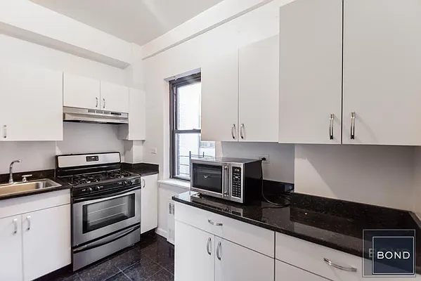 Rented by Bond New York | media 11