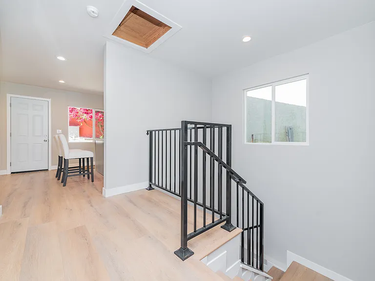 1248 N Bonnie Beach Pl — Photo 7
