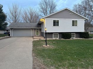 212 N Ostrom Ave, Princeville, IL 61559