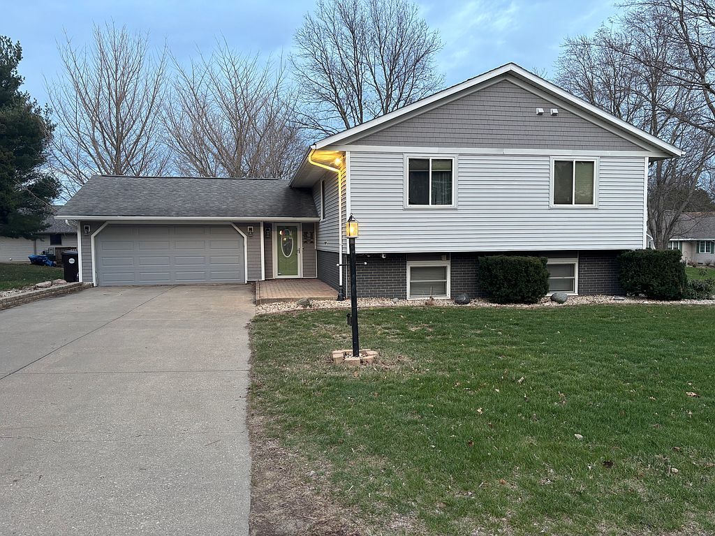 212 N Ostrom Ave - Property Image