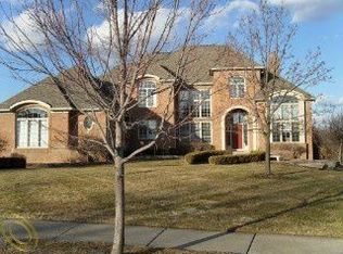 1878 Vinsetta Ct, Rochester, MI 48306