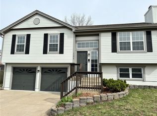 1206 Dogwood Dr, Greenwood, MO 64034