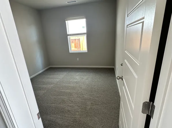 (undisclosed Address), Fresno, CA 93727