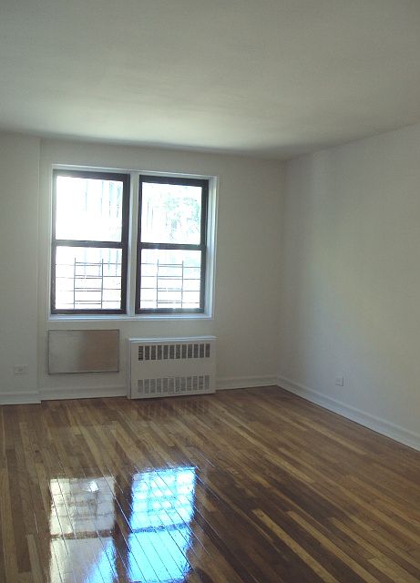 2nd image of 2400 Webb Ave APT 2F