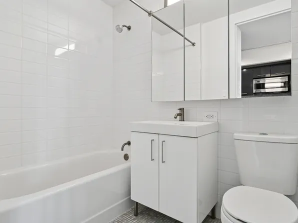 20 Exchange Place image 6 of 24