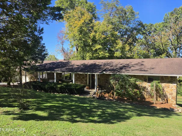 131 Cumberland View Dr, Oak Ridge, TN 37830