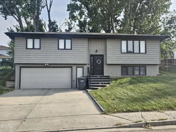 1409 16th St SE, Mandan, ND 58554