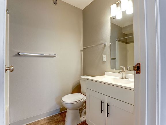 4th image of 4425 Heritage Ave #10805964