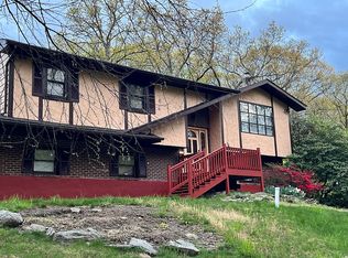 27 Woods Rd, East Stroudsburg, PA 18301