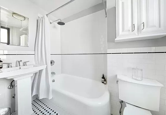 4th image of 333 E 53rd St APT 8-A