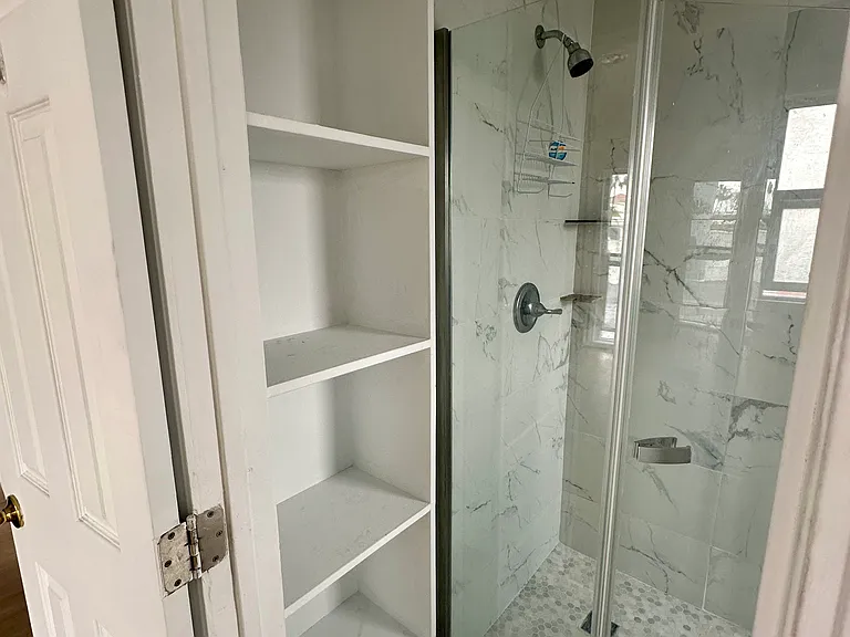 707 N Ridgewood Pl #211 — Photo 15
