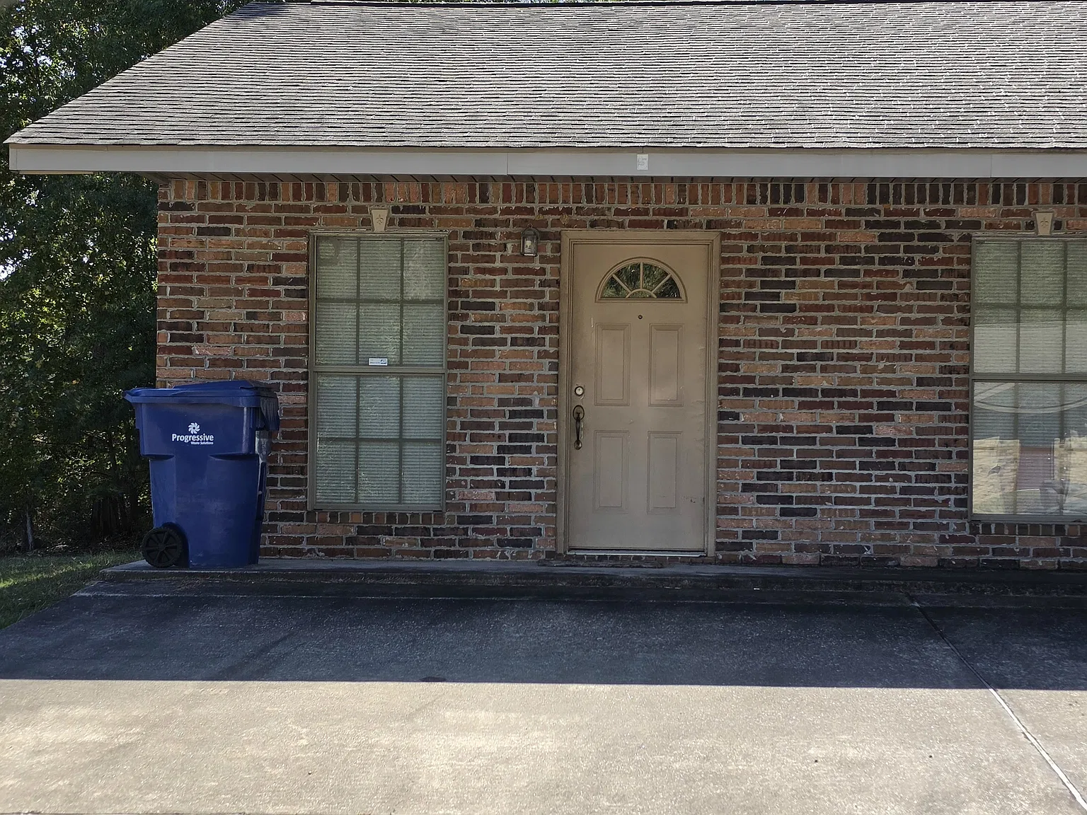 2 bed, $700 — Photo 1