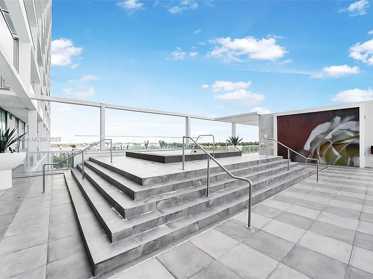2000 Metropica Way #306 — Photo 38