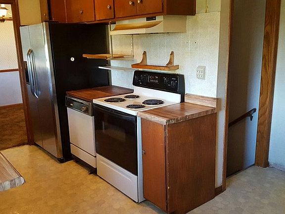 4th image of 11440 Quince St NW