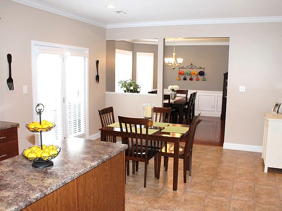 5th image of 956 Vicar Ln