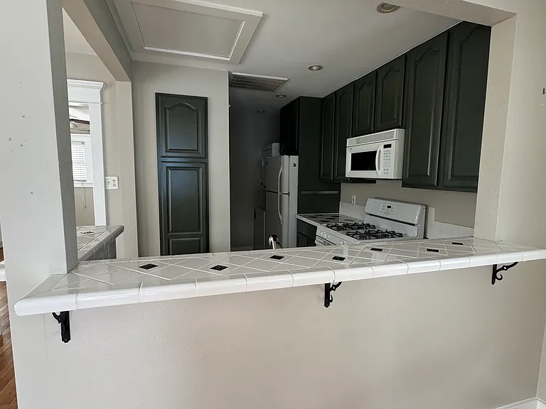 1543 Oxford St #1 — Photo 5
