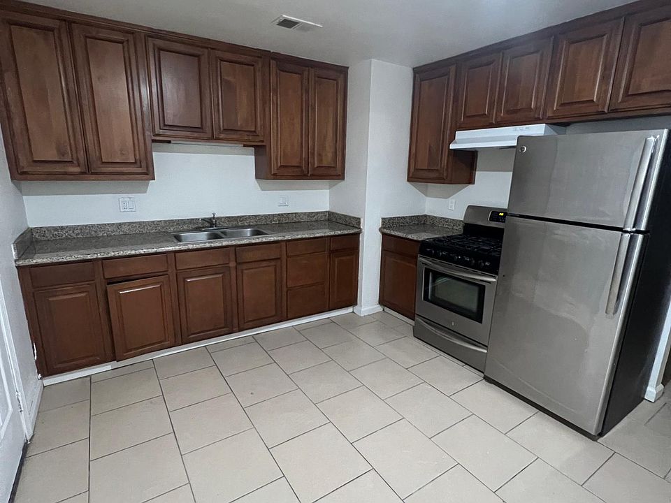 Kitchen with nook area