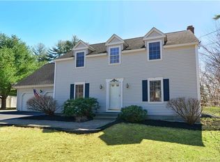 157 Stone Bridge Rd, Woodstock, CT 06281