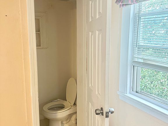 4th image of 25 Aborn St #2