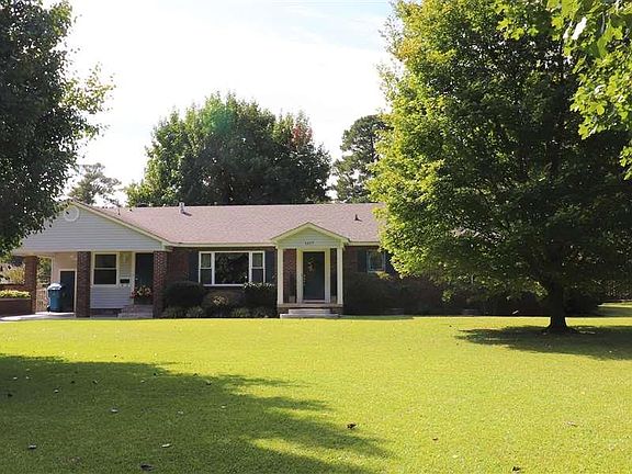 3rd image of 1617 Circle Dr