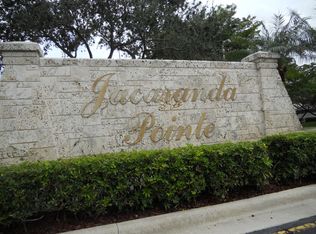 9570 NW 8th Cir, Plantation, FL 33324