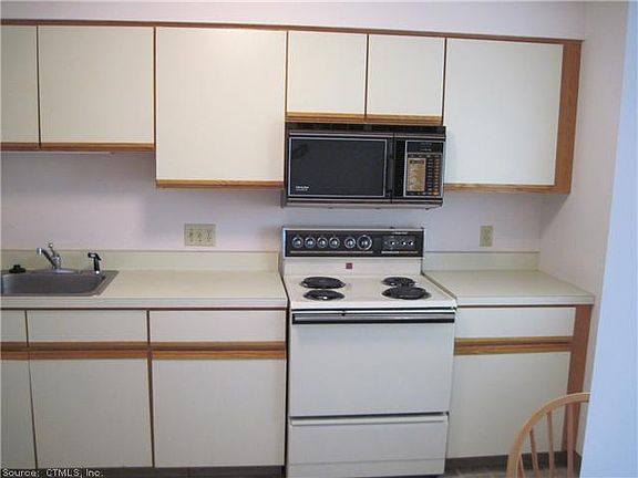 3rd image of 216 Adams Hill Way