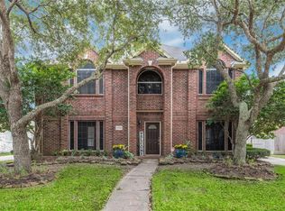 2705 Maple Ln, Pearland, TX 77584