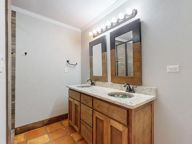 6625 Conveyor Dr — Photo 11