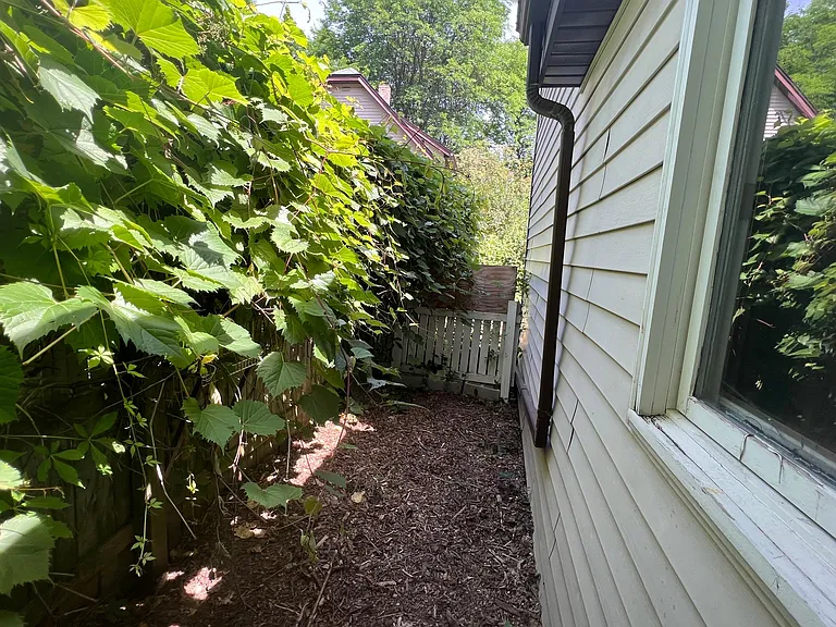 2817 Union St — Photo 14