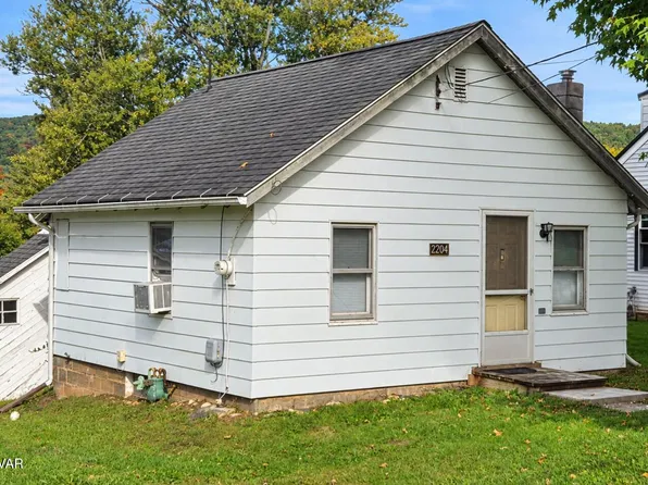 2204 Mahaffey Ln, Williamsport, PA 17701