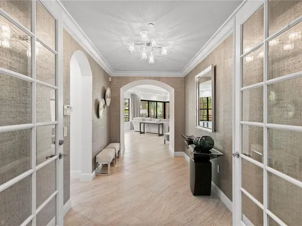 2733 Tiburon BLVD E #102, NAPLES, FL 34109