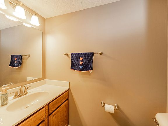 4th image of 5721 Columbia Cir