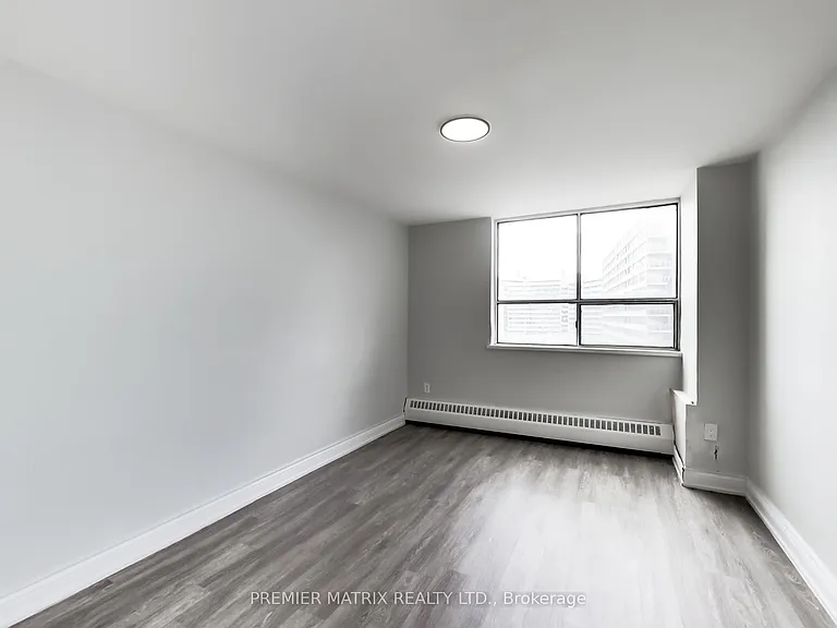65 Thorncliffe Park Dr #1411 — Photo 19