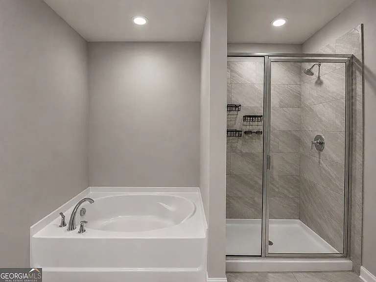 213 Beau St — Photo 6