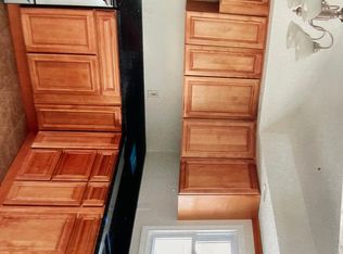 238 Shady Brook Ln, Springfield, MA 01118