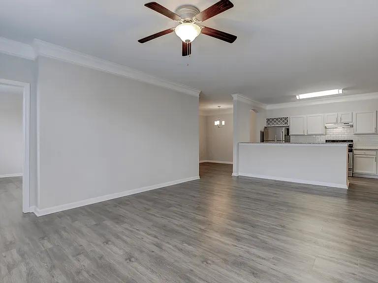 Lakeside at Town Center Apartments — Photo 58