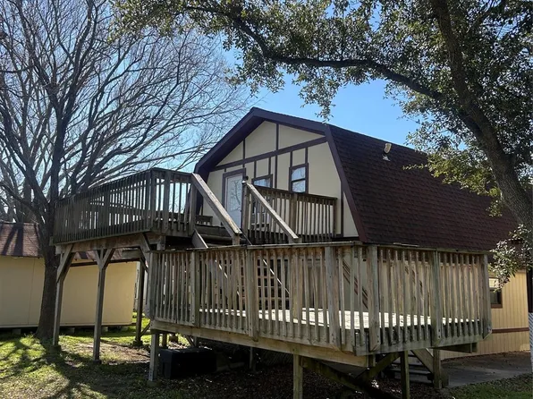 1312 N Avenue R, Freeport, TX 77541