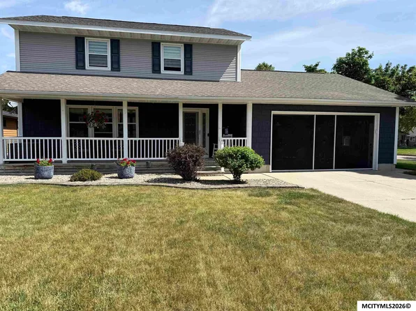 752 S Monroe Ct, Mason City, IA 50401