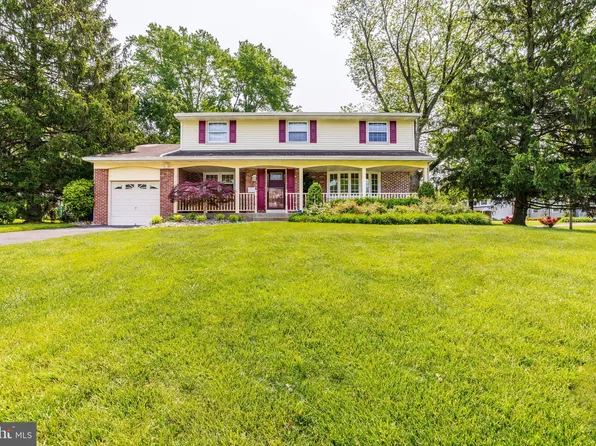 700 Barberry Dr, Cinnaminson, NJ 08077