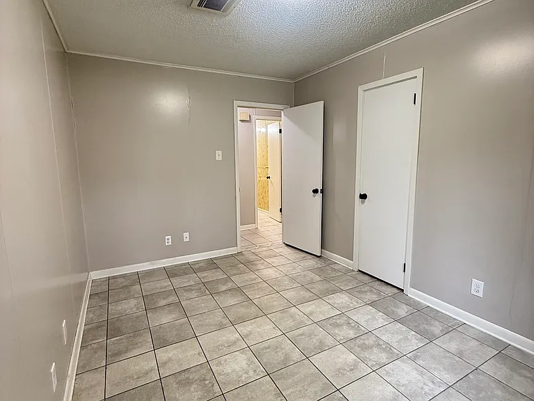 109 Davis Ln — Photo 10