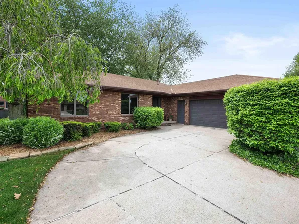 41397 Clairpointe St, Harrison Township, MI 48045