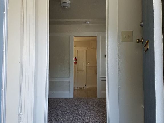 5th image of 735B Virginia St