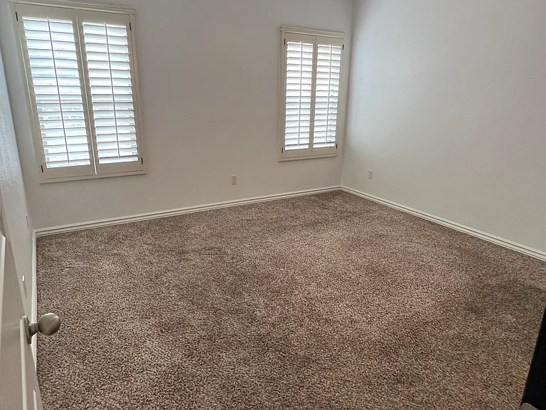 14636 Hunters Grove Ave — Photo 10